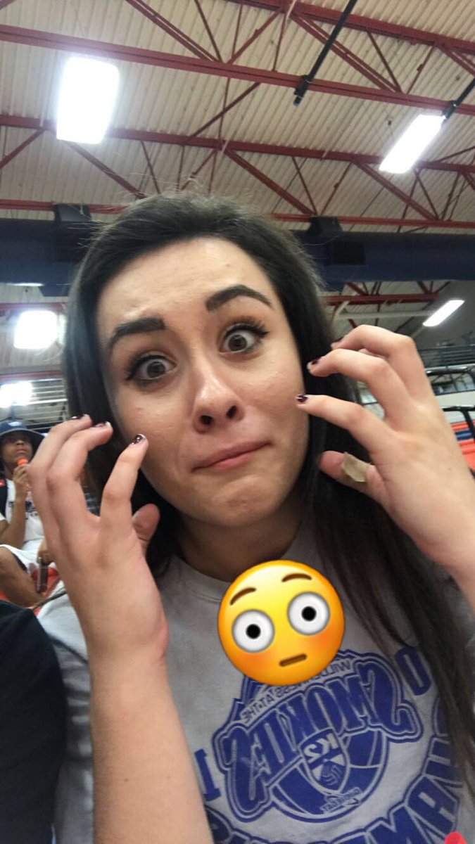 abbeyjayne44's tweet photo. Happy birthday honey bun sweetie pie baby doll!! I hope ou enjoy these ugly pictures❤️love you boo🎊🎉🎊🎉 https://t.co/8IuHaSZ7Vz