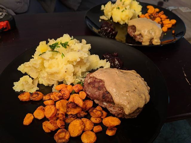 RALeidner's tweet image. Swedish Meatloaves #HelloFresh ift.tt/2AOmcsI