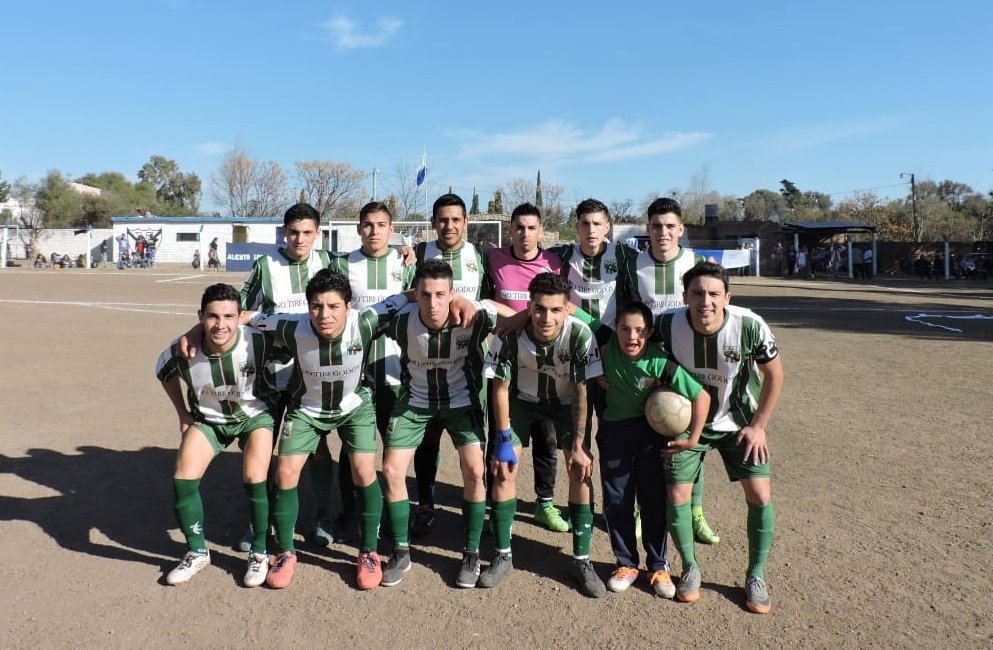 ClubCasinoSL's tweet photo. ¡SIEMPRE VERDE!

Este domingo 5 de Agosto, el timbero visitó a Juventud de Cortaderas en la localidad vecina.

#LigaDelValle #10maFecha #JuveCortaderas
#MerloVerde #TodoVerde 
#ClubCasino #Csdc https://t.co/elX6iy27aU