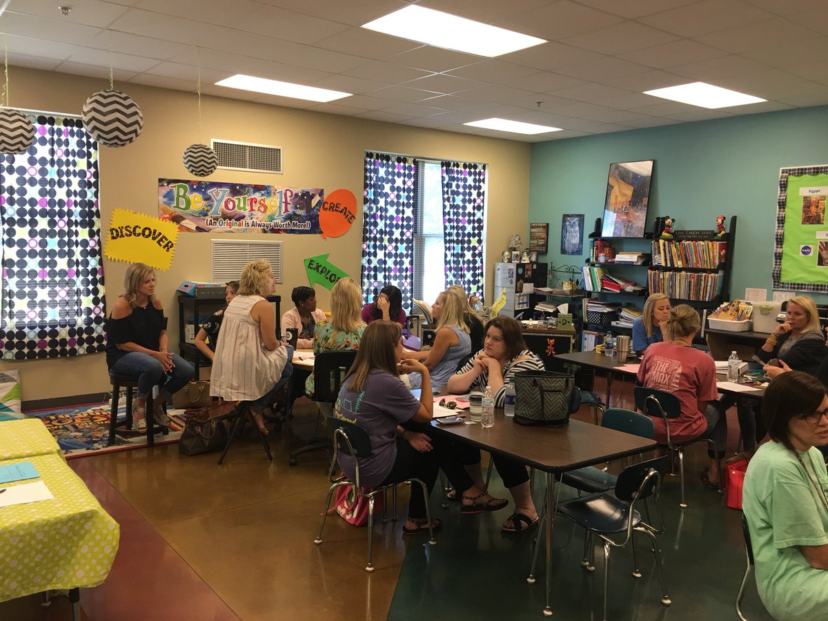 mapeducate's tweet photo. great day working #SouthernRegion #K-5@bigsandyelem #CommonFormativeAssessments @acassity1 @Dscott725 @MariaNielsenPLC https://t.co/TzhtTZmwzA