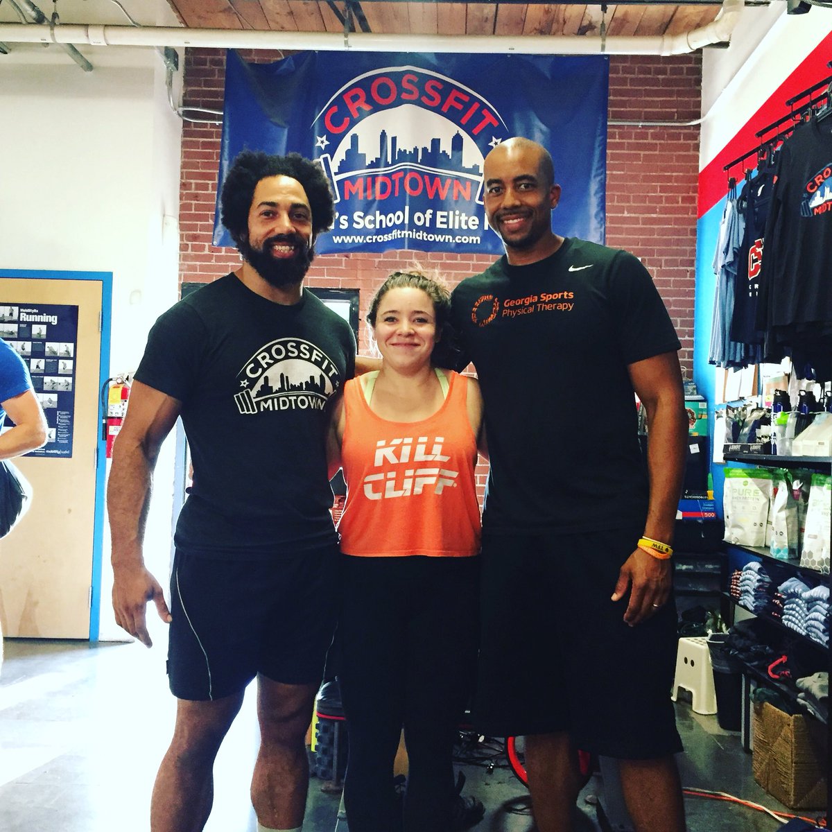 GeorgiaSportsPT's tweet photo. Big thanks to @mikeunbroken84 and @crossfitmidtown for having me out to discuss the importance of hip mobility work to your athletes!!! See you guys again soon. #crossfit #hipmobilty #dynamicstretching #posteriorchain #sportsmedicine #physicaltherapy #foamrolling #fitness https://t.co/LowhkoXw38