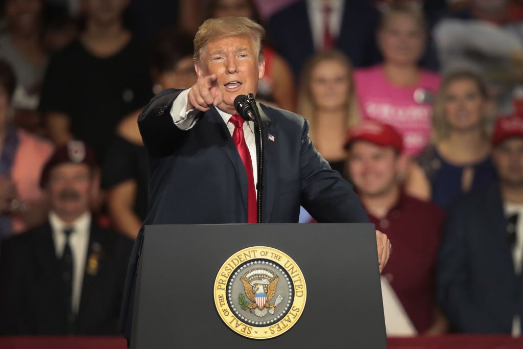 stephenasmith's tweet photo. Monday's episode of the After Dark podcast looks at @realDonaldTrump vs. @KingJames/@donlemon. https://t.co/IUusFES3dw https://t.co/0H80fPWWPU