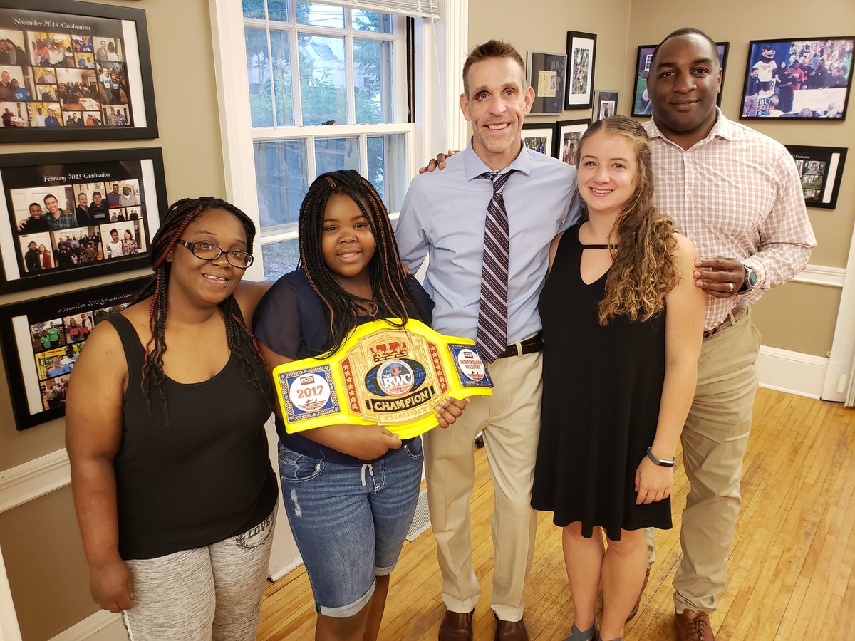 BolderOptions's tweet image. Another graduate to celebrate tonight! Great job Taleaya &amp;amp; mentor Anna on your year! Thx to Kent Edward's for sharing his inspirational story and championship belt with us. #BeBOLD