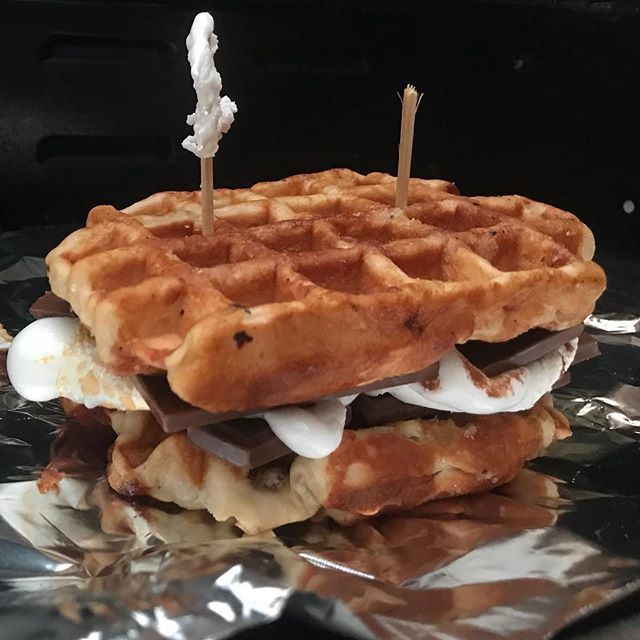 RyanHughes_'s tweet photo. Waffle+Hershey+Marshmallow+Hershey+Waffle= Sugar Overload https://t.co/SzSD26uomc https://t.co/ANIhiEGHHF