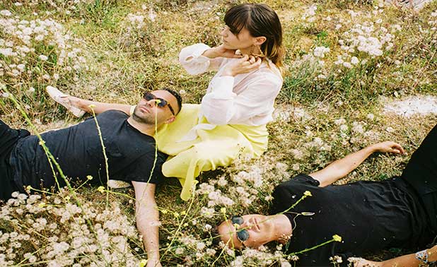 ZoneNights's tweet photo. Nuevos sonidos llegan con #Overjoy. La novedad es que han dado luz verde a su nuevo sencillo titulado #Same. Disfrutalo acá! #NewSingle #Listen #psychedelicpop ⭐️ https://t.co/JGpxNPnwka https://t.co/0bfyk8P0fU