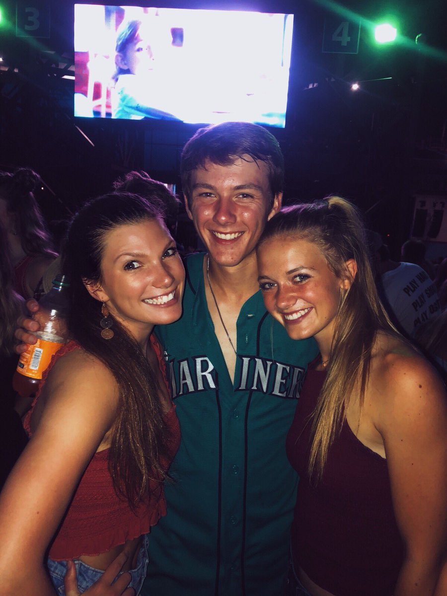 gracedink's tweet photo. happy birthday nate:)) glad i can join in on you and rachel’s dates, much love #tagsquad ❤️ @nate18green https://t.co/xoeFZxQXrm