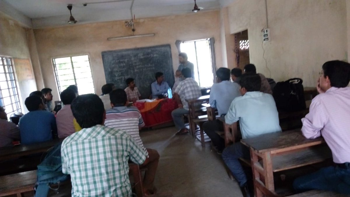 ArkaRoy41433964's tweet photo. Teachers are coming from all over Bengal for their demand of right, PRT SCALE.. https://t.co/GYodZH8XsK