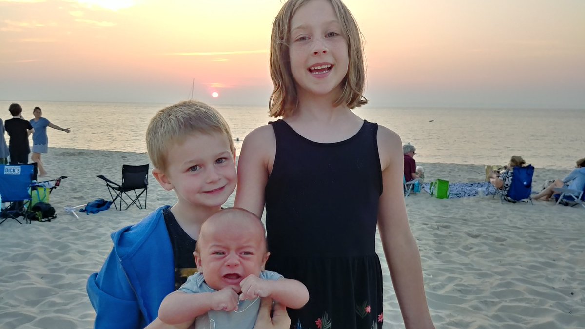 bobbu's tweet photo. #VineyardSunsets https://t.co/kQBfITRwpB