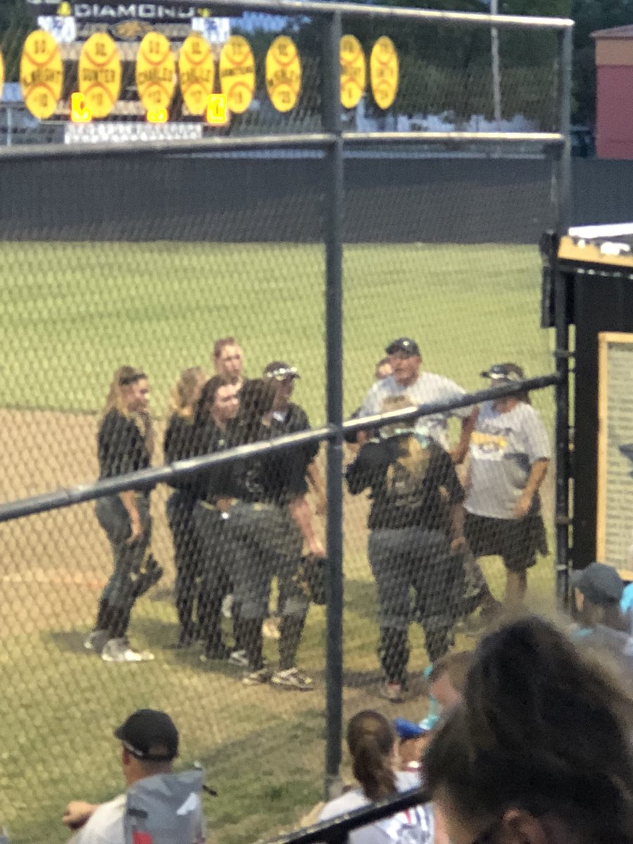 tonyafinnerty's tweet photo. Wilson Lady Eagles Season Opener #DiamondFun https://t.co/1wZiG2xOVH