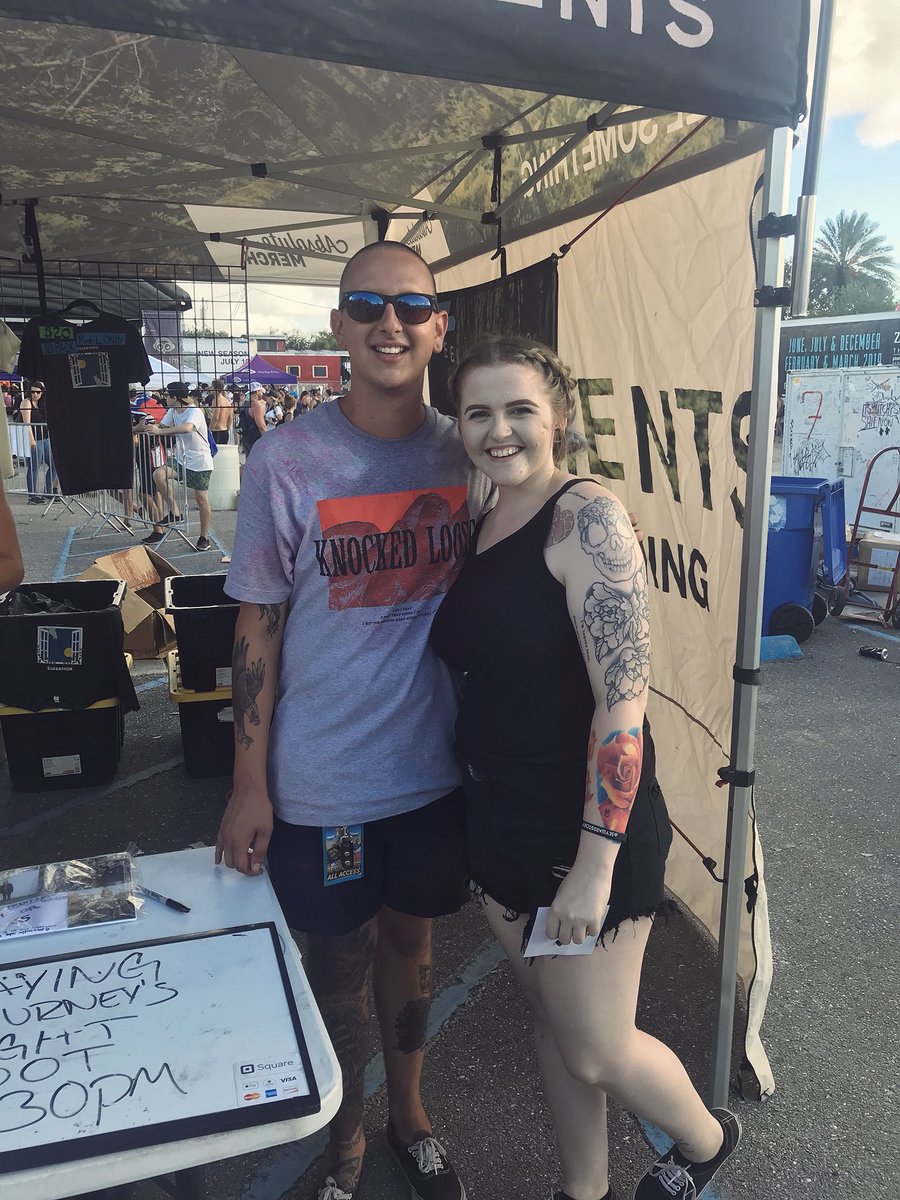 nickolovesugly's tweet photo. My favorite part of Warped 💕 https://t.co/jIty11OfIO