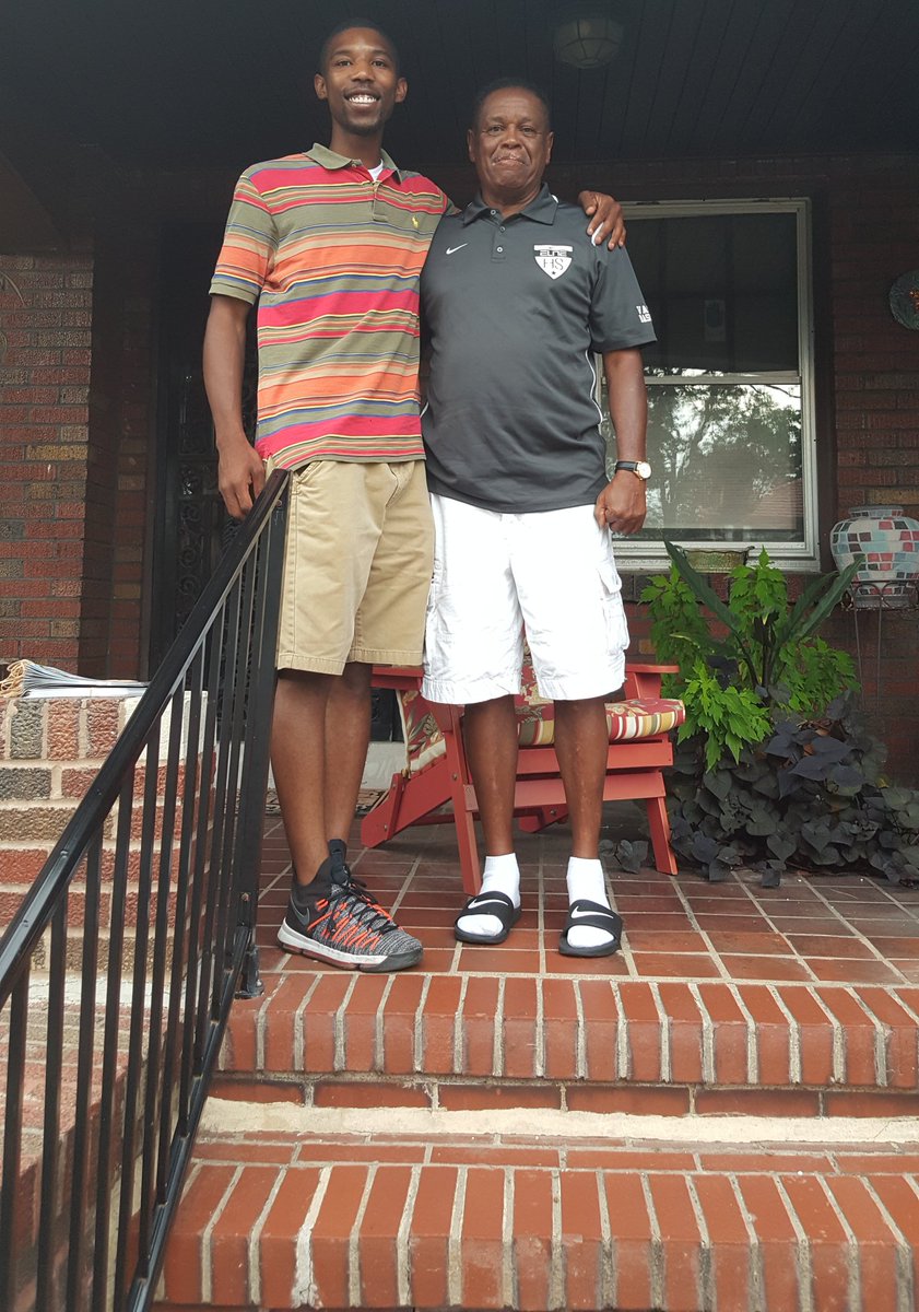 KWindham74's tweet photo. Today while canvassing I ran into the legendary Coach Floyd Irons.
As a youngster I dreamed of being in the NBA, today I dream of equitable policies to move the #85thForward.
#FromLayupstoLegislation https://t.co/3Z0atTI1UZ