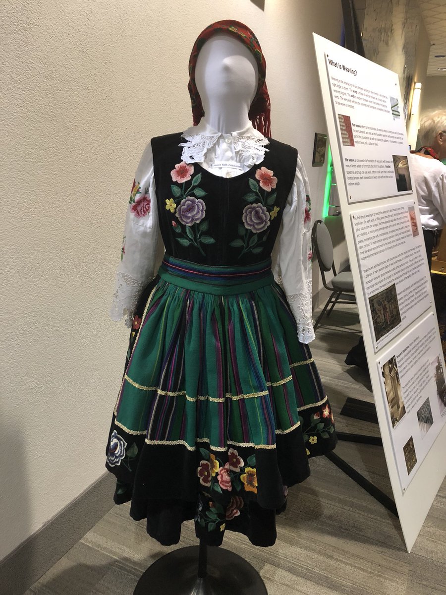 BounceRadio999's tweet photo. Don’t forget to stop by the cultural displays at the @Folklorama pavilions! It’s a great opportunity to learn more about the traditions, clothing and culture of these countries- the Polish Pavilion has a great variety to check out! #myfolklorama #folklorama49 #BOBSquadWPG https://t.co/mPMVRS7dXz