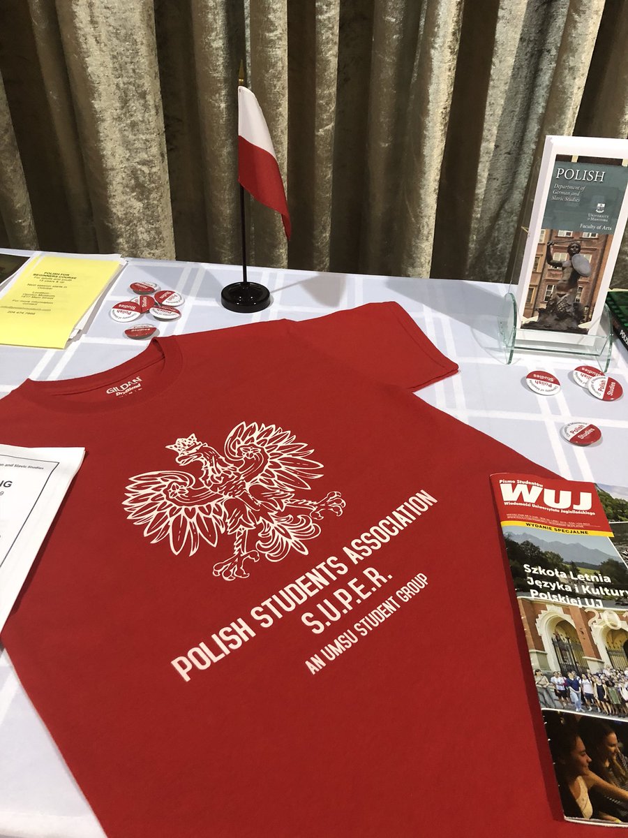 BounceRadio999's tweet photo. Don’t forget to stop by the cultural displays at the @Folklorama pavilions! It’s a great opportunity to learn more about the traditions, clothing and culture of these countries- the Polish Pavilion has a great variety to check out! #myfolklorama #folklorama49 #BOBSquadWPG https://t.co/mPMVRS7dXz
