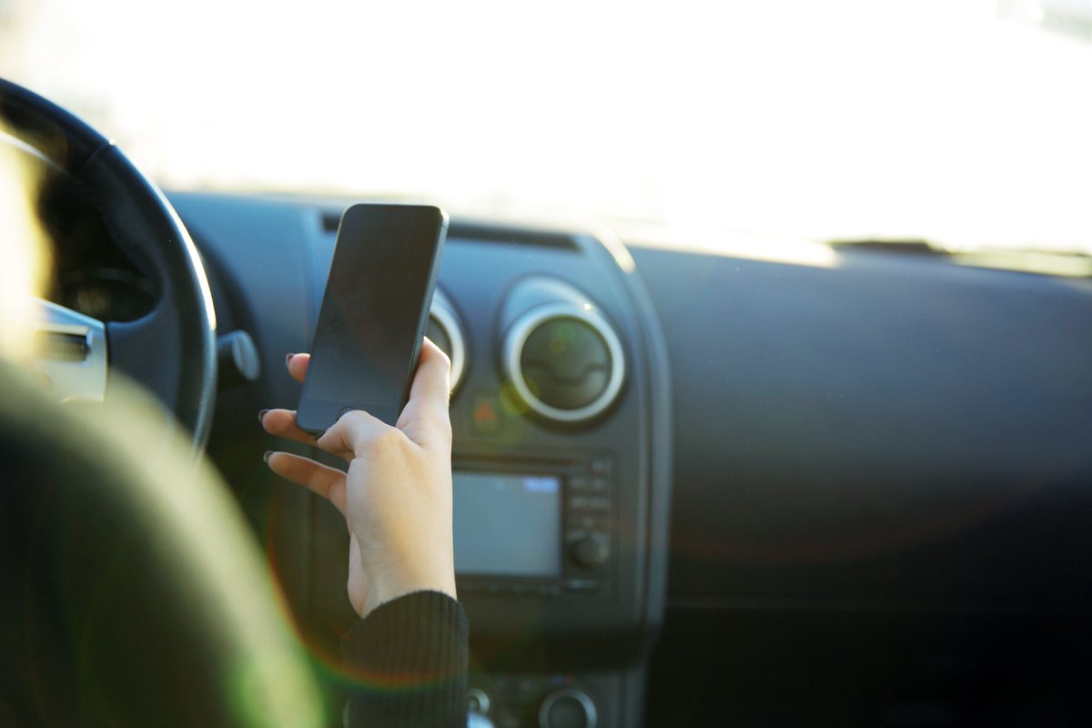 ExcelDrivers's tweet photo. Road conditions change in a blink of an eye. Even if you look away briefly, you could cause a serious collision. #DontText And Drive it's not worth it. #ExcelDrivers 905-499-7100 https://t.co/0wPnKYUvRB