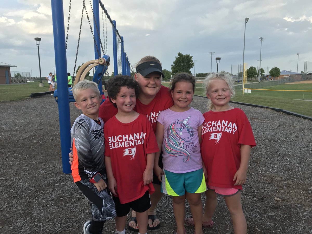 srcgrimm's tweet photo. Kindergarten Reunion Picnic!!❤️
#WeAreBranson #BE https://t.co/eQb1EQxYzR