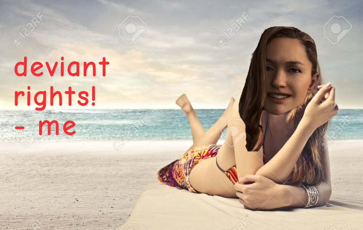 NorthsBot's tweet image. at the beach by myself because i don't need anyone! neither do you! :)
