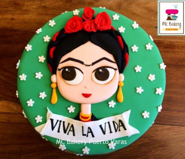 PVarasbakery's tweet photo. #fondant #TortasDecoradas #BakeOffChile #PuertoVaras #Frida https://t.co/lr75SBG3Iu