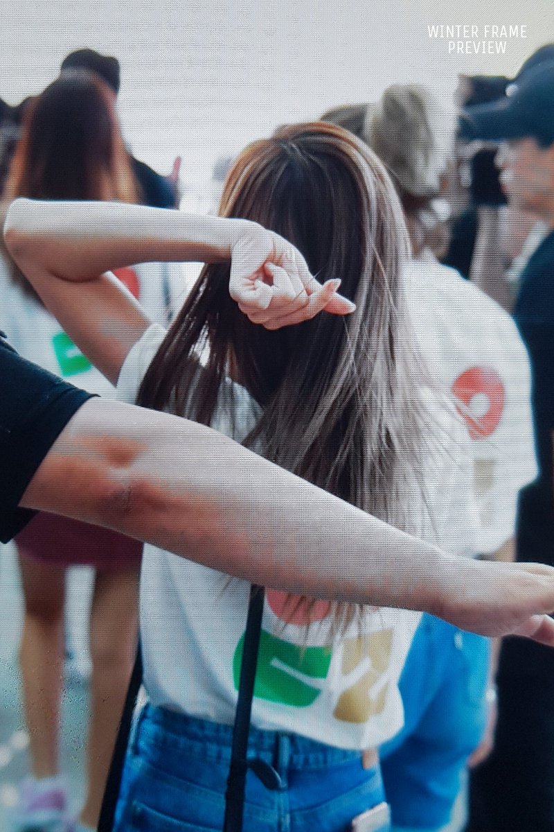 WinterFrame's tweet photo. 180726 ICN 출국 프리뷰  #사나

너무 더우니까 무리하지말고 잘 갔다와~

#TWICE #트와이스 #SANA #サナ #とにかく可愛い湊崎 https://t.co/jTqz4zz1T9