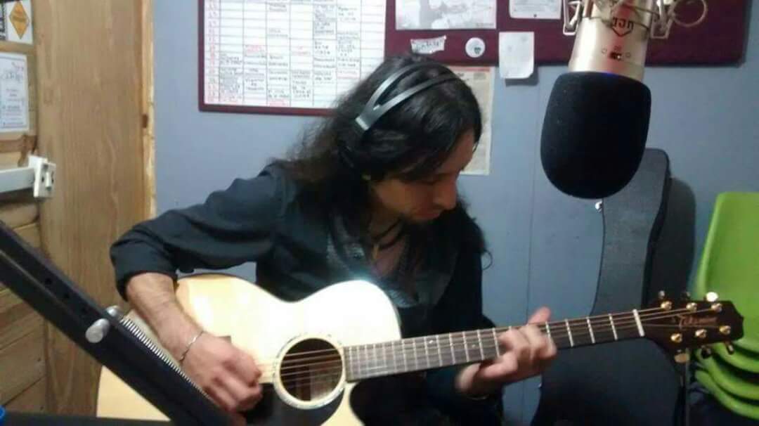 MagsAlpha's tweet photo. Radio - Live!!! https://t.co/4xGCMAUKP2