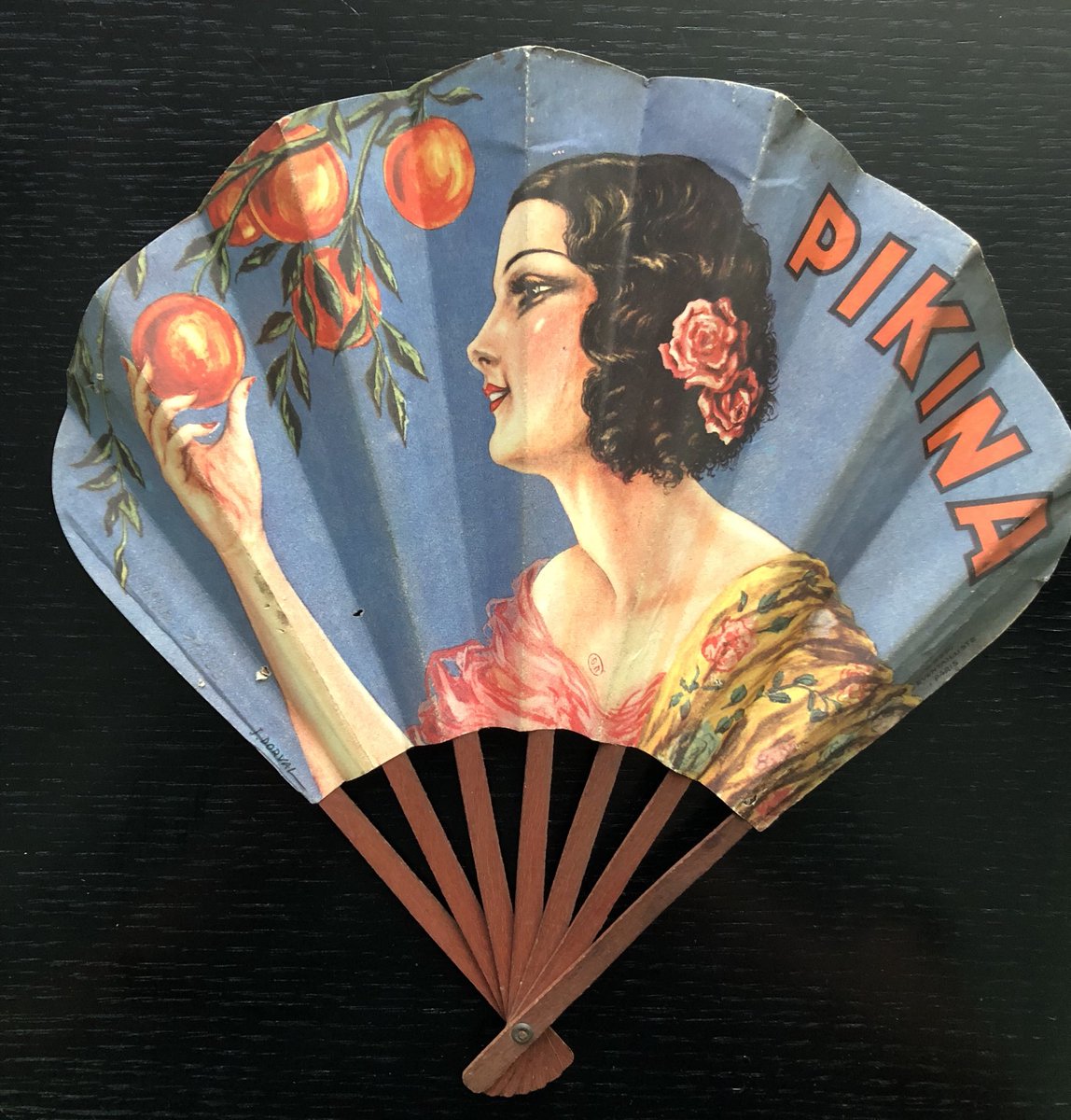 fred_manfrin's tweet image. #canicule + #caravane du #TourdeFrance = #éventails #publicitaires ! Une petite sélection estivale de documents rentrés à @laBnF pour la plupart grâce au Dépôt Légal Imprimeur. Ils s’échelonnent entre 1905 et 1940