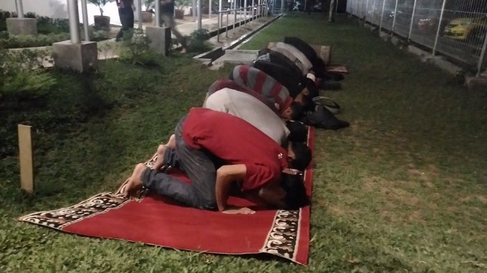 Shalat Gerhana Bulan Saat Blood Moon-Ini Tuntunan Sholat Gerhana Berjamaah dan Sendiri wildanjsaputra.com/shalat-gerhana…