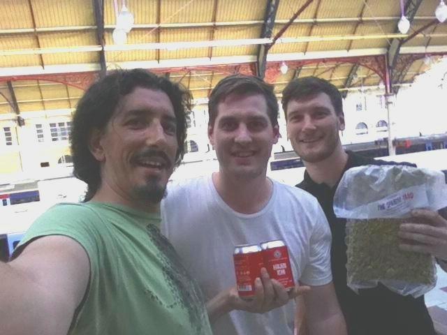 The first thing <a href="/thespanishyard/">Organic Hops from Spain</a> did in London was to share a beer with George and Freddie from <a href="/JeffersonsBeers/">Jeffersons brewery</a> Great meeting you guys!!! We can't wait to taste your next new beer!!!