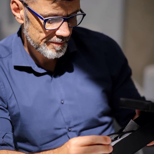 #Repost @davidbail_magazinepremium
・・・
Gold&amp;Wood, les lunettes qu'il faut acheter par deux paires, la première pour pouvoir admirer la seconde ! Merci Maurice Léonard #goldandwood #madeinluxembourg #miami #newyork #luxuryeyewear #wood #noble #magazin… ift.tt/2mHOATf