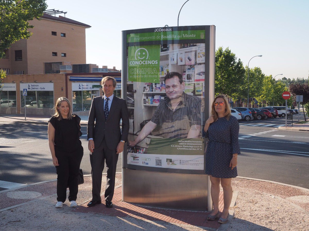 Aglezterol's tweet photo. Como el pasado año, durante este mes serán comercios de Boadilla los que estarán publicitados en los soportes informativos municipales de nuestras calles #CompraEnBoadilla #Conócelos https://t.co/3hjZOj6chv