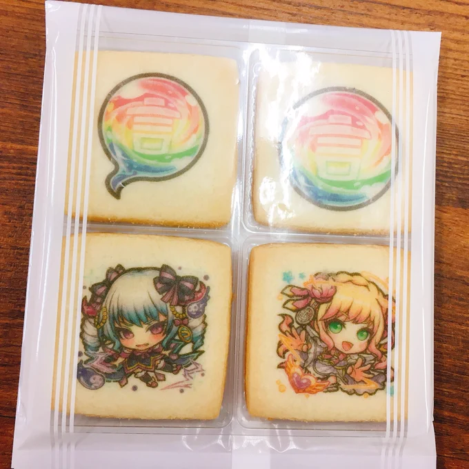 先日お会いした時に杉田さんチームの方々がアイちゃん&amp;ツラミちゃんのお菓子を作って来てくれた、、！！！！
飴は光るし、お菓子はうまい！！！(●´ω｀●)
（売り物ではありませんー！）
おじいちゃんにも今度分けてあげよう( ^ω^ )… 