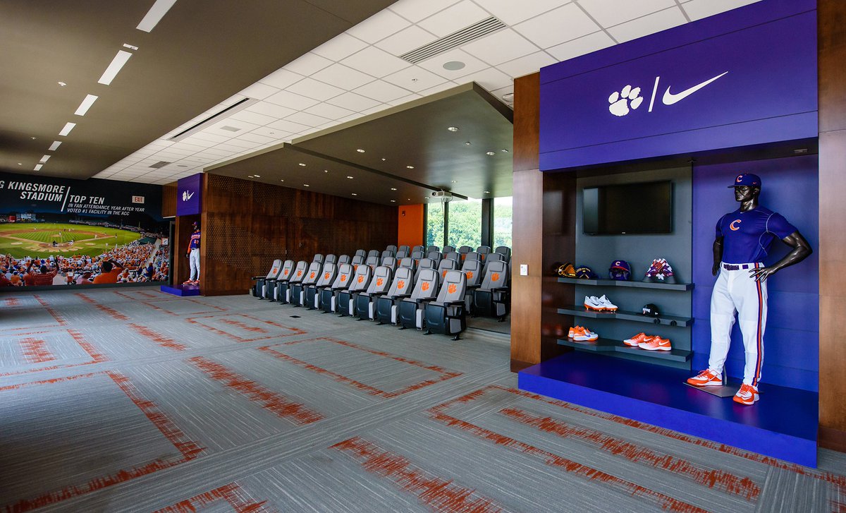 ClemsonBaseball's tweet photo. #Clemson's Player Facility is second to none. See why in pictures by @mrsashleyj1. 📷 💯 🔥 👇

https://t.co/sedlikrpBt https://t.co/Sx5dRxTXC6