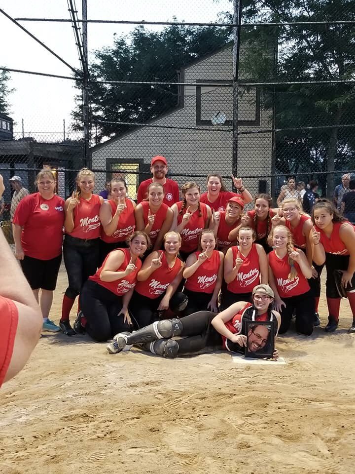 alyssa_linder's tweet photo. 15-1 season &amp; champs❤️ https://t.co/wKMEBZhVzM