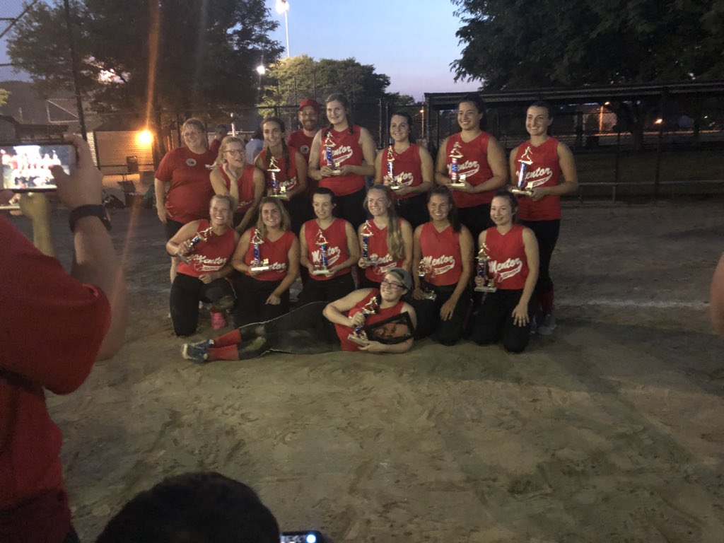 alyssa_linder's tweet photo. 15-1 season &amp; champs❤️ https://t.co/wKMEBZhVzM