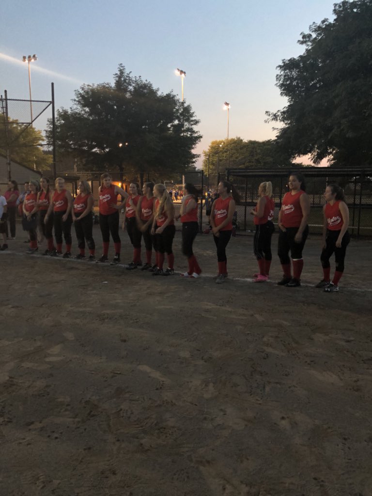 alyssa_linder's tweet photo. 15-1 season &amp; champs❤️ https://t.co/wKMEBZhVzM