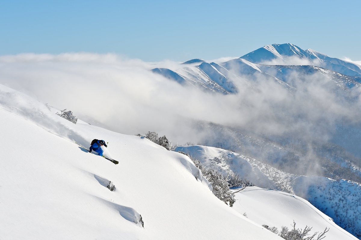 BOM_Vic's tweet photo. Forecast looks promising for more snow @_hotham and other #Alpine resorts this weekend 📷 @hockster111. A further 10-15cm is likely on Sunday ❄️🏔️☃️ see forecasts: https://t.co/B0Danadx95 https://t.co/HEpyM75Knw