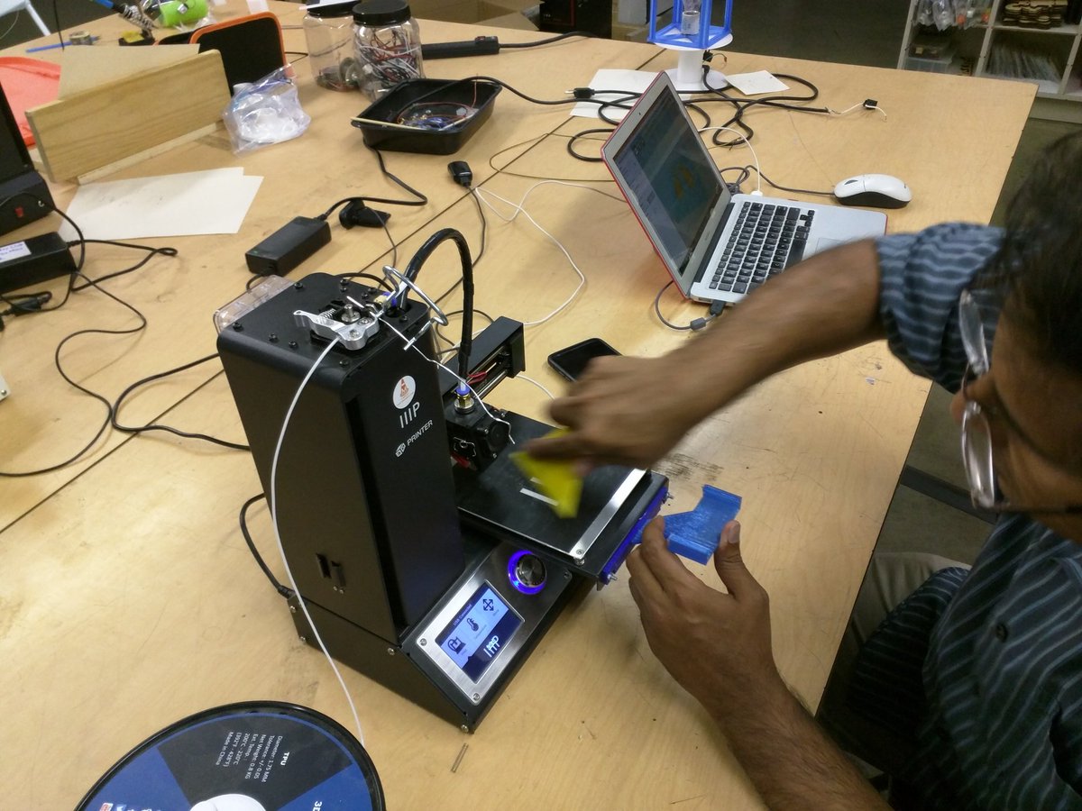 magikmake3D's tweet photo. Using a #PaperClip &amp; #Pegboard hanger to reduce the #extruder pressure when #3DPrinting with flexible #TPU filament on #MonoPriceMini #makerhacks #jugaad #childrensmakerspace #Upland #Claremont #LaVerne #RanchoCucamonga #Chino https://t.co/ocaetwkrUE