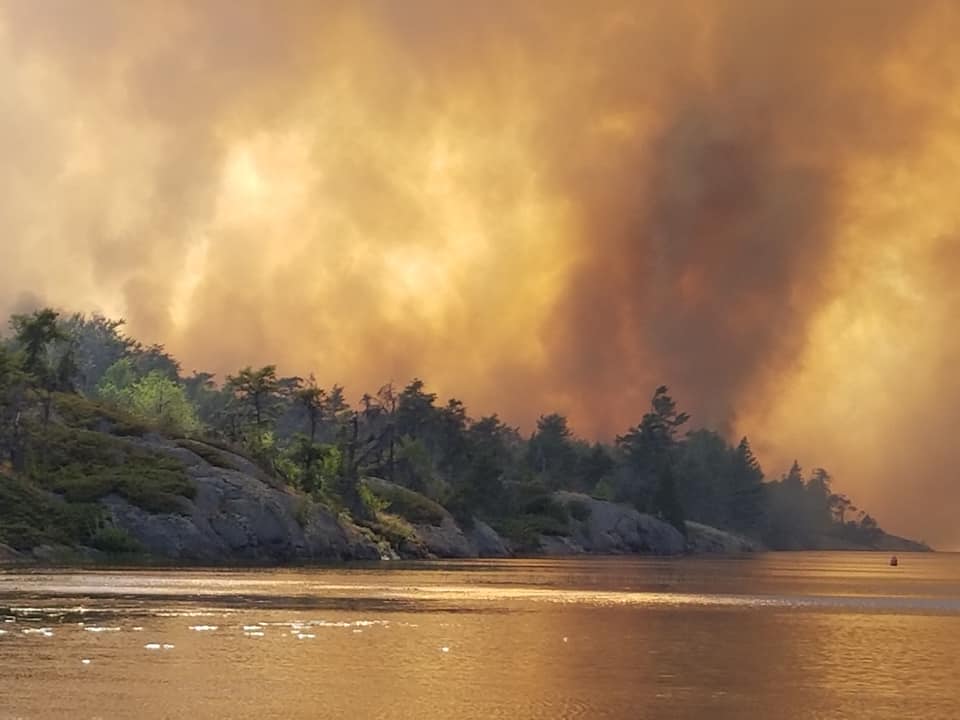 Muskoka411's tweet image. Three Communities Declared A State Of Emergency Due To Forest Fire muskoka411.com/start/three-co… 
#forestfires #Parrysound33 #Keyriver #OnFires  #TwitterCanada