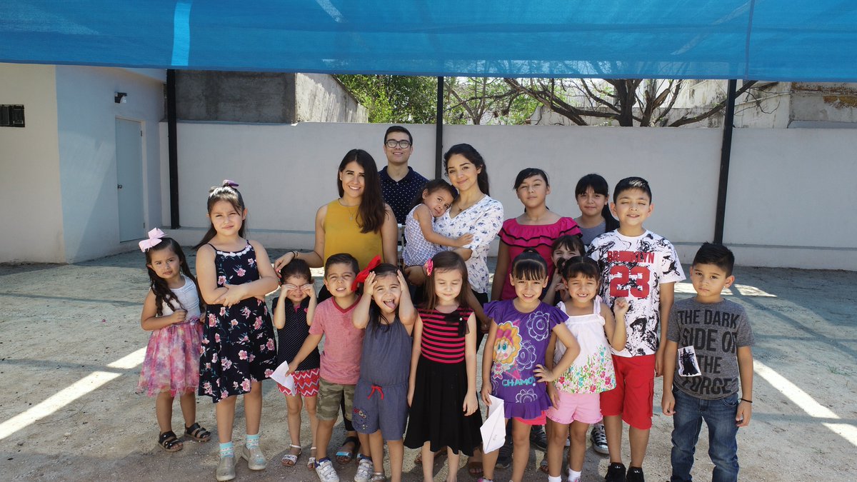 Droneomar_'s tweet photo. Un dia muy muy agradable y bonito con los niños del campamento de High Desert  @cemhighdesert , mi favorito es Mateo pero no le vayan a decir.
Drones para el mundo amigos ! https://t.co/85dBGV7uYh