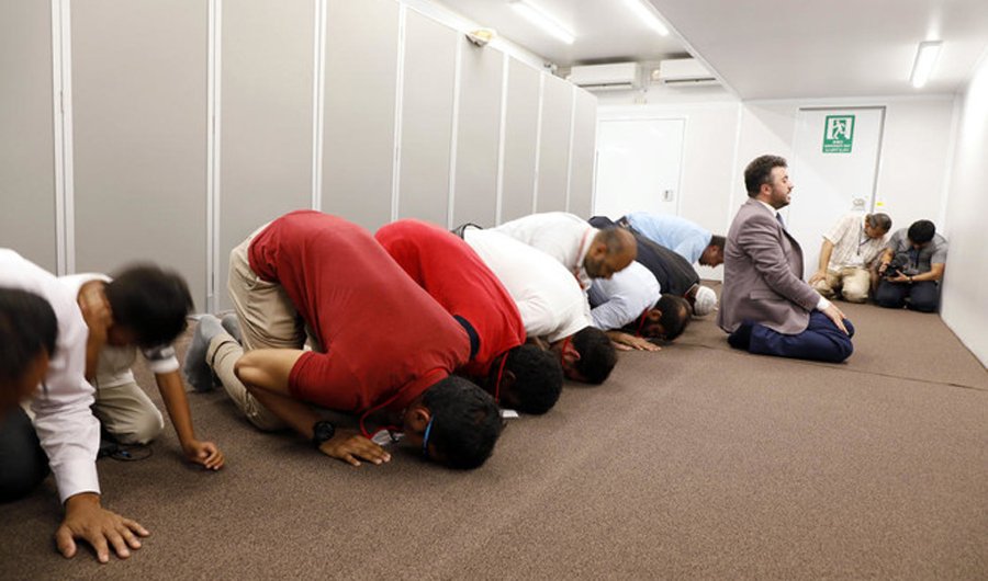 arabnewspk's tweet photo. #Tokyo company debuts #MobileMosque ahead of #2020Olympics in #Japan
https://t.co/DVls6jIqQy https://t.co/lh74RmyJ0N
