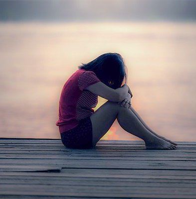 돌아서면
자신의 허물과 험담이
더 많이 부풀러져
입에 오른다는 걸 잊지 마세요.

조금 부족해도
마음을 비우고
조금 덜 채워져도
넉넉한 마음으로
조금 물러서는 
여유로운 마음으로
조금은 무거운  입의 흐름으로
간직할 수 있는
넓은 마음의 부드러움을 느끼며
살아갈 수 있었으면 좋겠습니다,