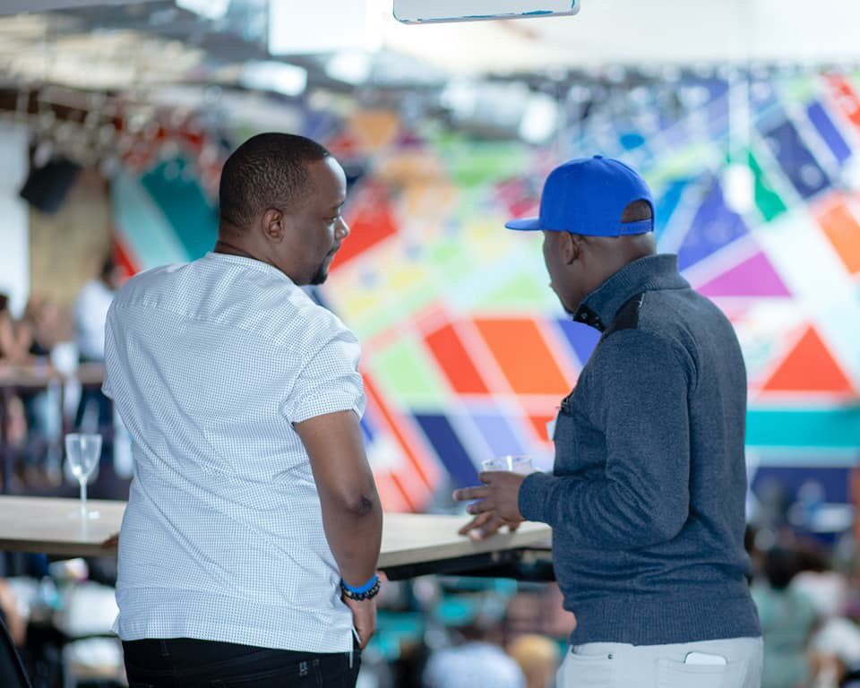 jeanlegardy's tweet photo. Networking with @carelpedre @ #BKLYNcommons
(July, 21, 2018)
π·: @thelusmaguito
#ChokarellaNY #Chokarella #Brooklyn
#JLGevent #Event #JLGnetworking #NetworkingBrunch https://t.co/mv1p79yRuC