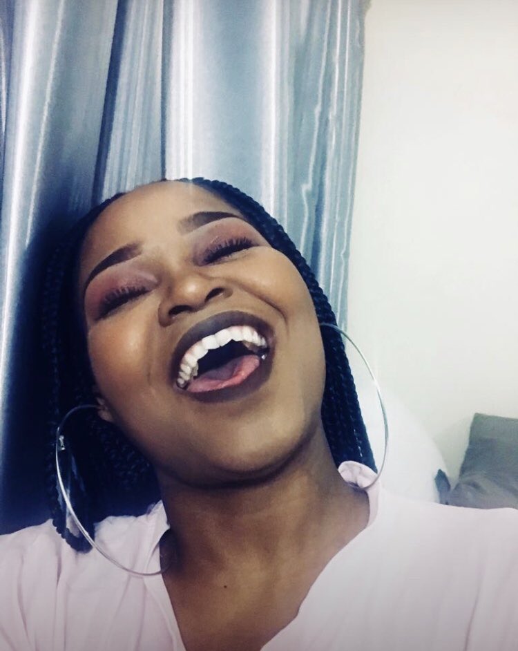 Fee_Lwe's tweet photo. Instead of studying last night, I was playing with make up. Watched a lot of tutorials to get here lol 

P.S took me almost 20mins to put those eyelashes on 🙈 https://t.co/Bi6dXRtRJ1