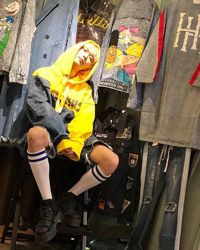 codonademoda's tweet photo. .
🥁CODONA DE COORDINATE🥁
.
.
#codonademoda #codona
#コドナデモーダ #selectshop #2018sm #newarrival
#newitem #summer #sinpsons #summeritem #urahara #meijijingumae #harajuku #tokyo #instafashion
#coordinate https://t.co/6Fol3lY4ki