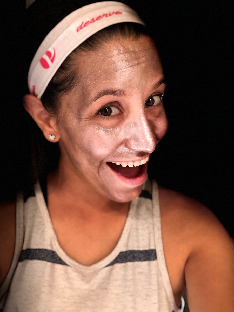 Disney_Mommy87's tweet photo. I’m a fancy face mask alien. Thanks @poshusa for this amazingly detoxing masks. My skin loves you for it! #spaceface #shinyalien https://t.co/k4HM91slWR
