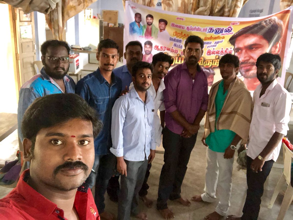 DfcNellai's tweet photo. 8நாட்கள் தலைவர் பிறந்தநாள் கொண்டாட்டம்.# முதியோர்களுக்கு அண்ணதானம்#5ம்நாள் இன்று நெல்லை மாவட்ட இரத்ததான கழகம் சார்பில் பாளை ஆதரவற்ற முதியோர் இல்லத்தில் உணவு  வழங்கப்பட்ட விழாவில் நெல்லை மாவட்டம் தனுஷ்ரசிகர் மன்றம் .@DhanushismKK @vinod_offl @dhanushkraja https://t.co/7QQkRolMPn