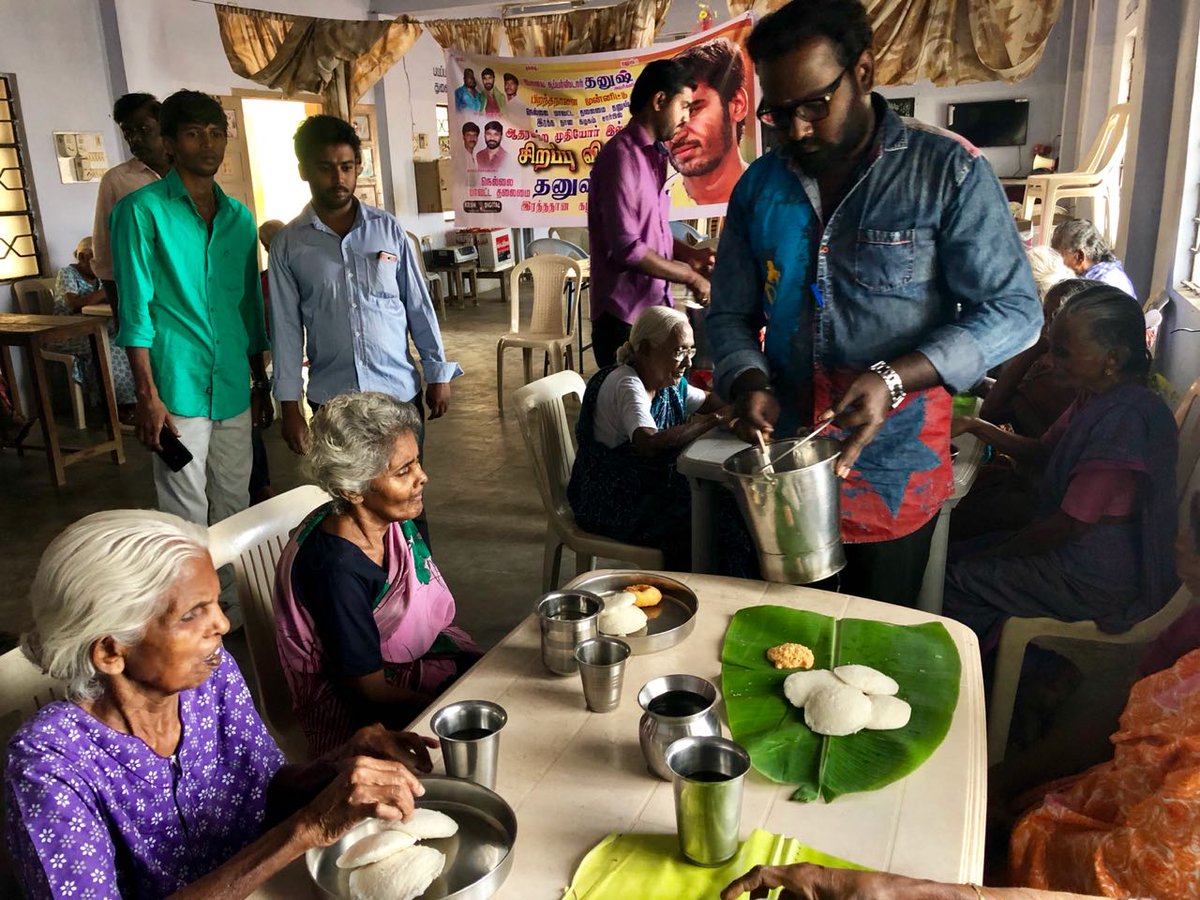 DfcNellai's tweet photo. 8நாட்கள் தலைவர் பிறந்தநாள் கொண்டாட்டம்.# முதியோர்களுக்கு அண்ணதானம்#5ம்நாள் இன்று நெல்லை மாவட்ட இரத்ததான கழகம் சார்பில் பாளை ஆதரவற்ற முதியோர் இல்லத்தில் உணவு  வழங்கப்பட்ட விழாவில் நெல்லை மாவட்டம் தனுஷ்ரசிகர் மன்றம் .@DhanushismKK @vinod_offl @dhanushkraja https://t.co/7QQkRolMPn