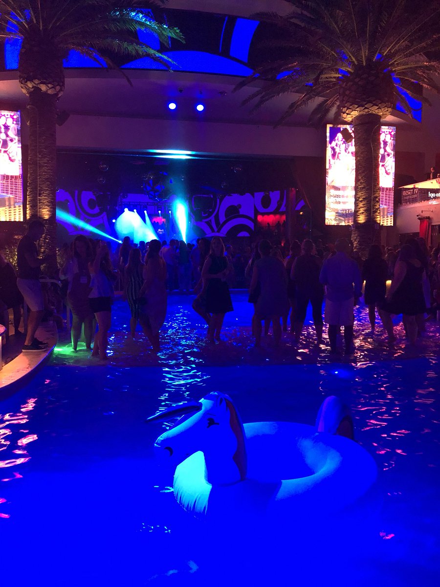 AlexaMPerry's tweet image. Looking pretty good from back here, @CventCONNECT! #CventConnect #poolfloatie 🦄