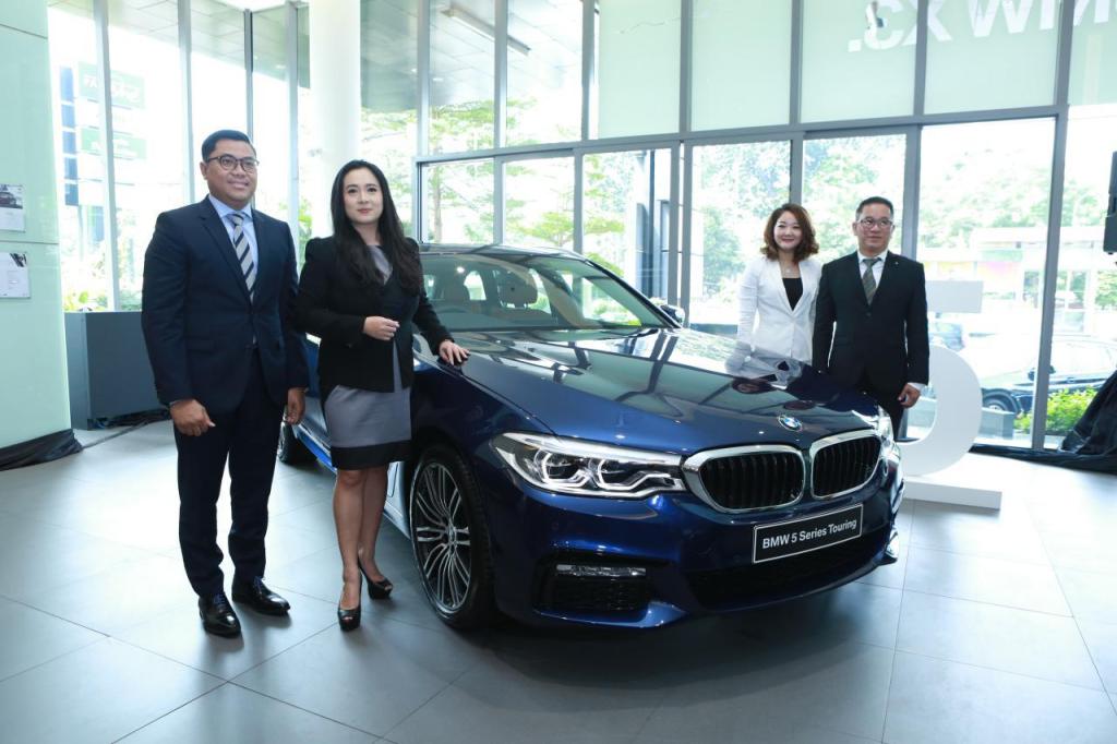 iotomotif's tweet photo. Hanya 10 unit, Mobil Baru BMW 530i Touring dan BMW 630i Gran Turismo Hampir Terjual Habis https://t.co/4wDWIBmTkF https://t.co/UMmp46DYER