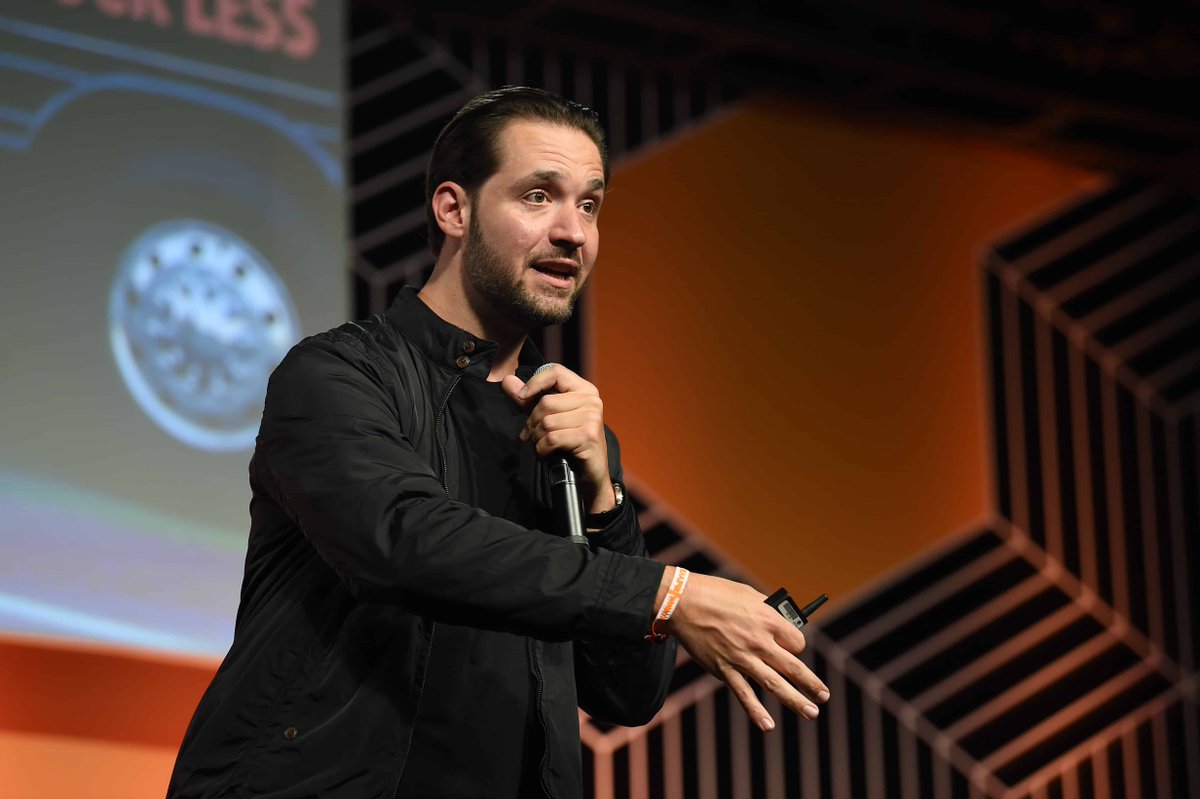 CryptStormNews's tweet photo. Co-founder of Reddit, Alexis Ohanian: Supports Bitcoin and Ethereum #AlexisOhanian #ReserveOfValue #ReliableBlockchain #Bitcoin'sFuture #Reddit https://t.co/Lw8oJyy5cD https://t.co/mbvwTJXRlx