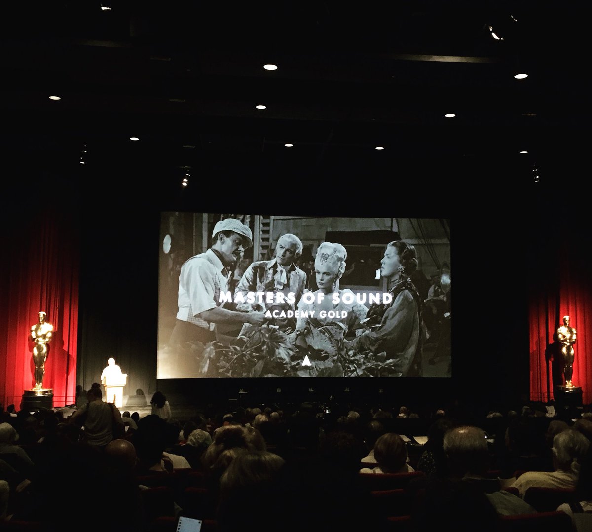 iriswuty's tweet photo. Guess how many Oscars are there in the room? Thanks @TheAcademy for the wonderful event! https://t.co/ext4sZPS6J