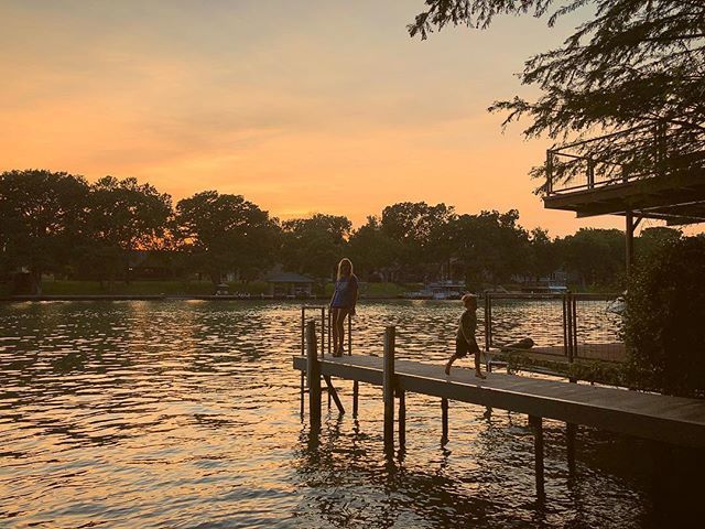 LakeLifeService's tweet photo. #lakelife #lakemcqueeney #texaslakes #lakelifeisthebestlife #lakelifeservice #sunset #lake #lakelife https://t.co/uy5J0s4duw https://t.co/W5HJNaTNOI